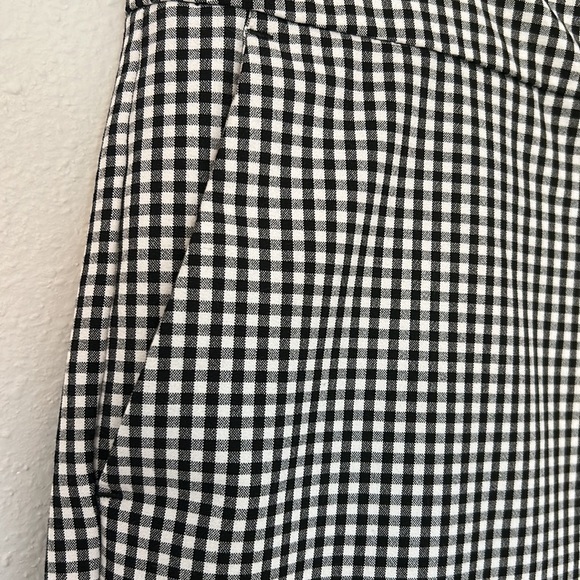 Ann Taylor black and white gingham pants. Straight cut, women’s size 10. - Picture 3 of 10